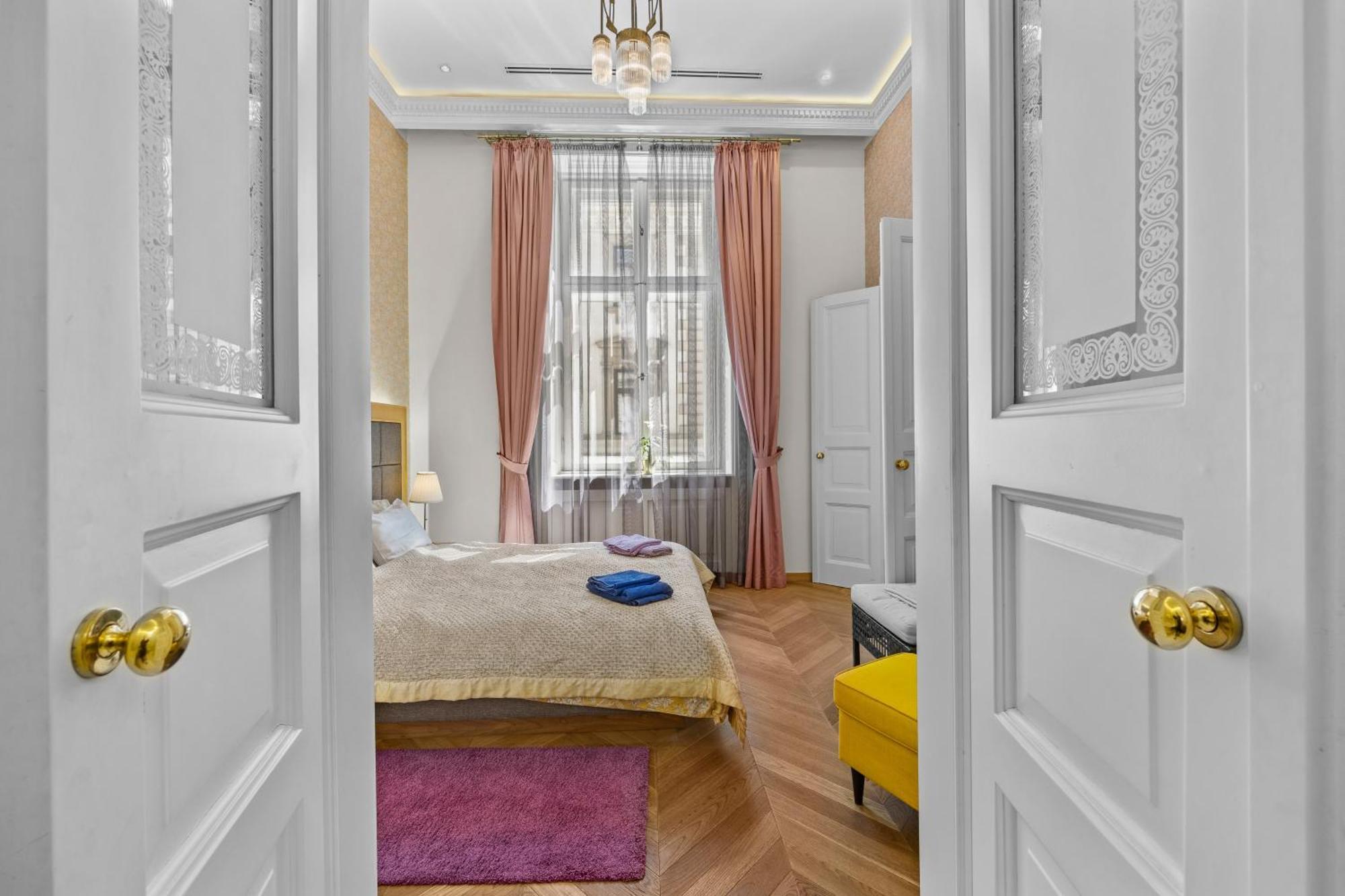 Count Zrinyi Basilica Luxurious Appartement *