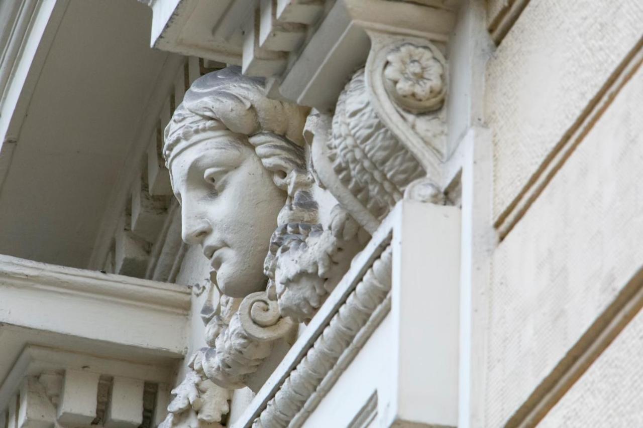 Count Zrinyi Basilica Luxurious Boedapest